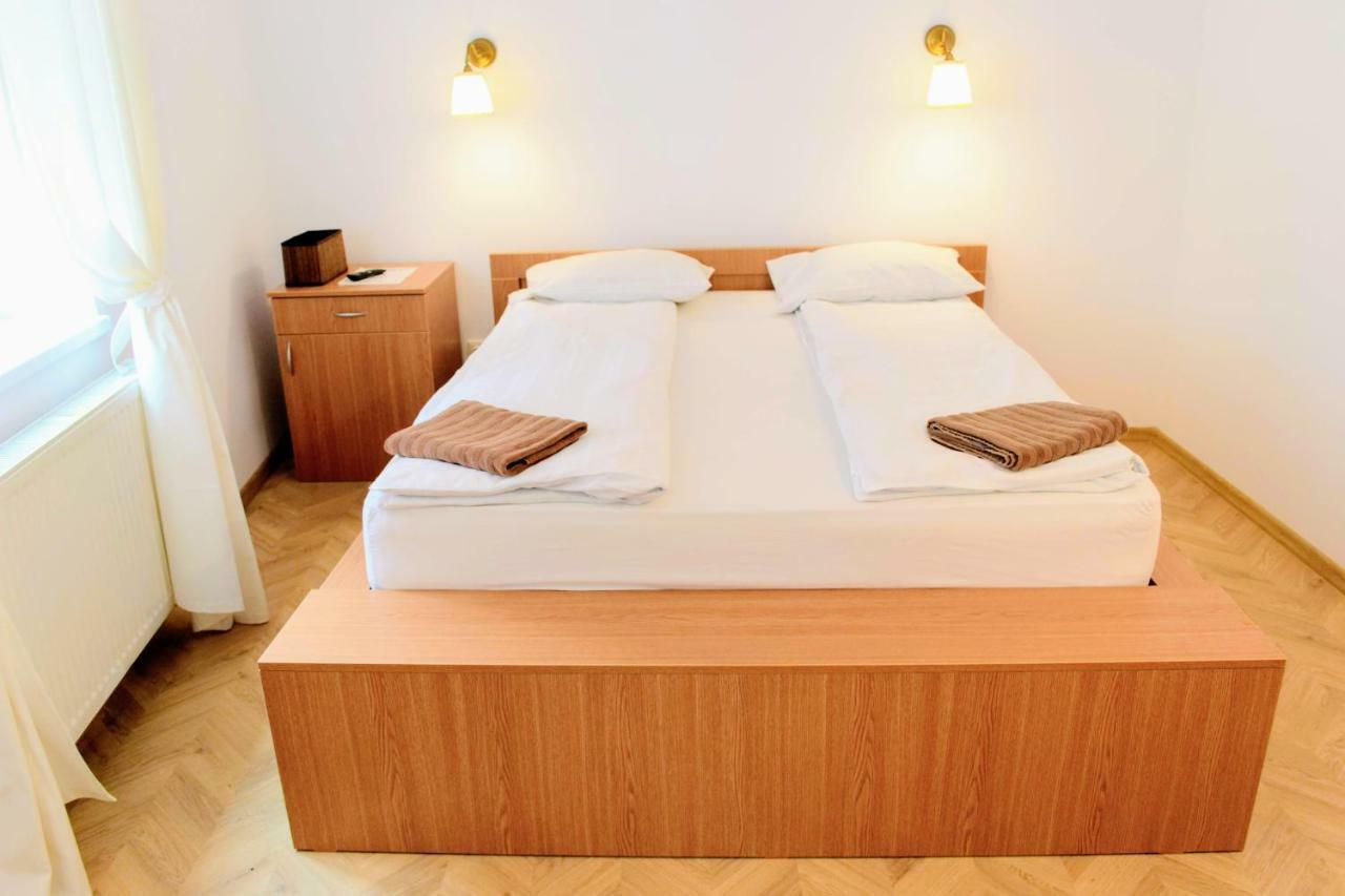سيبيو Apartament Turnul Pielarilor Studios المظهر الخارجي الصورة