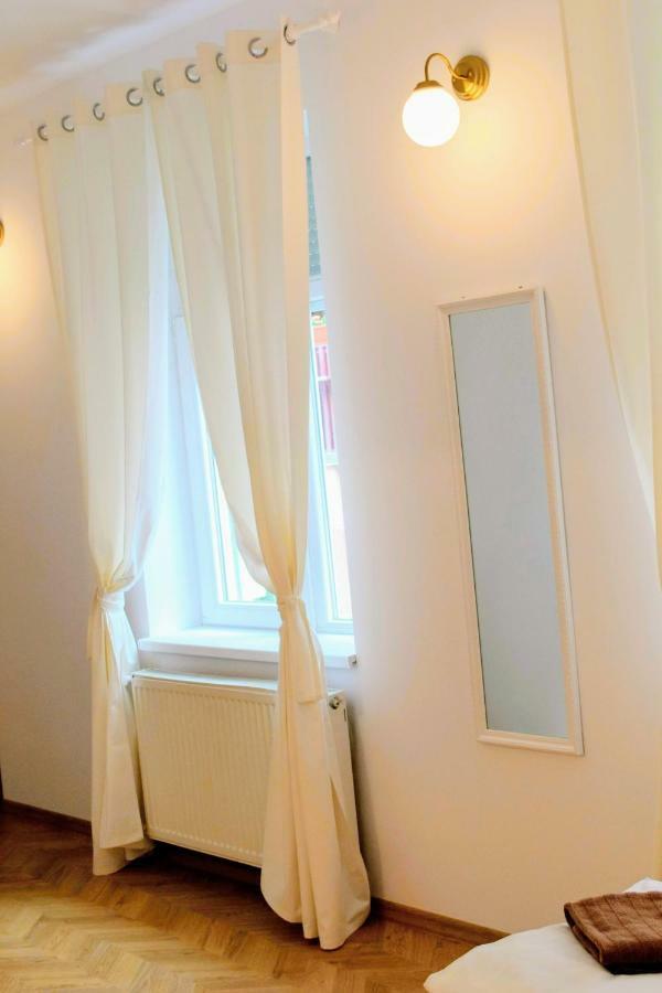 سيبيو Apartament Turnul Pielarilor Studios المظهر الخارجي الصورة